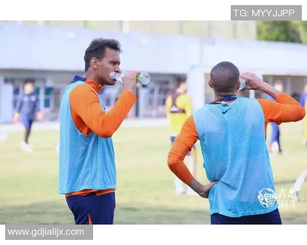 模仿足球明星出场仪式的创意活动与精彩瞬间分享